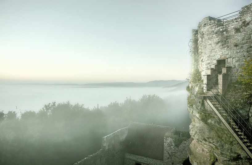 Ruinen mit Aussicht in den Vogesen von Jos van den Berg