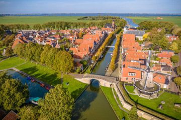 Gezicht op de stad Sloten in Friesland van bovenaf