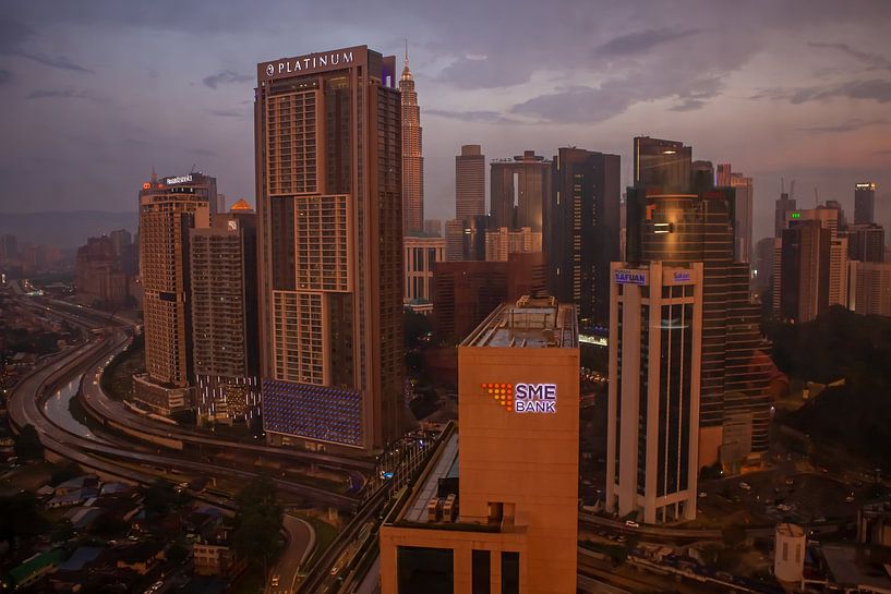 Kuala Lumpur in de avond van t.ART