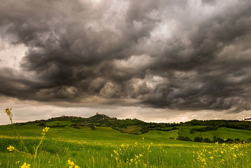 Storm nabij Rocca d'Orcia van Damien Franscoise