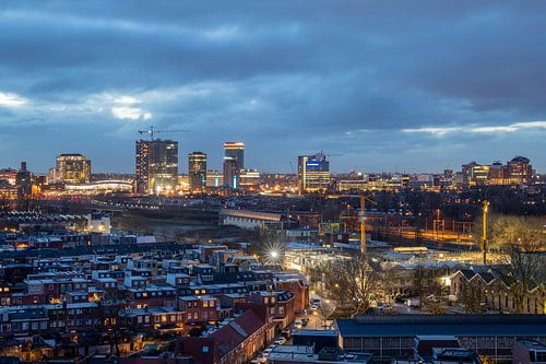 Stadsgezicht Utrecht blauwe uur ochtendschemer uitzicht watertoren Amsterdamsestraatweg