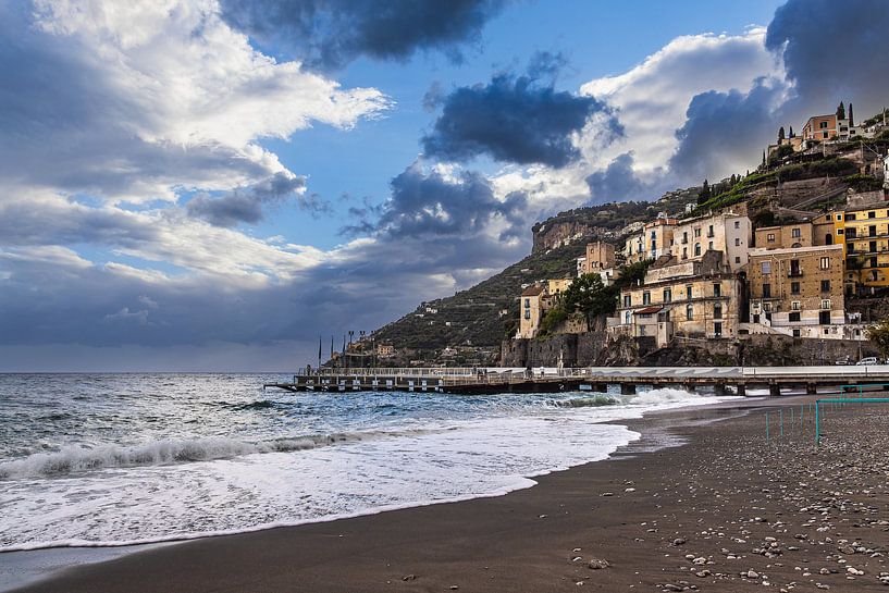 Blick auf Minori an der Amalfiküste in Italien von Rico Ködder