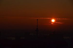 Euromast de Haven van Rotterdam en de Zon