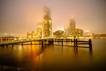 Rotterdam dans le brouillard sur Markus Lambrecht