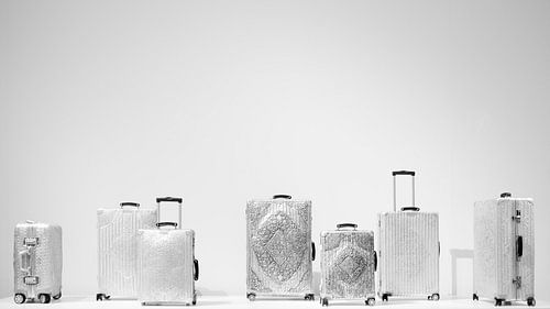 Witte koffers van Noud de Greef