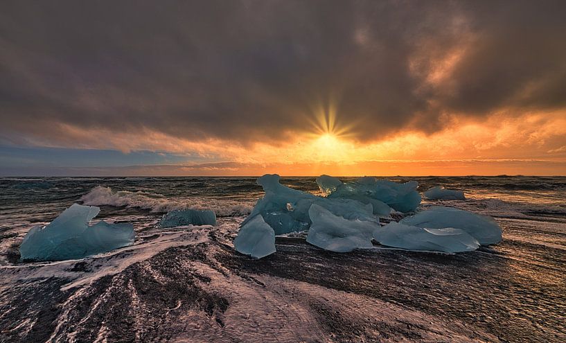 Diamond beach in Iceland at sunrise by peterheinspictures