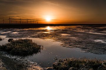 Sonnenuntergang am Wattenmeer bei Eemshaven von Annie Jakobs