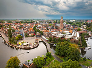 Zwolle von oben während eines sommerlichen Sonnenuntergangs