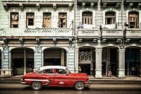 Oldimer in Havana at the Malecon