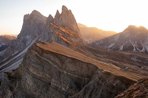 Lever de soleil doré sur le Seceda