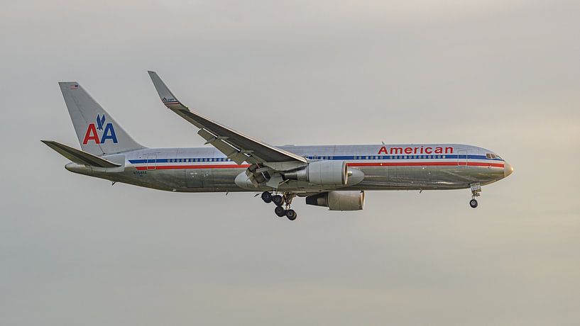 American Airlines Boeing 767 with bare metal fuselage. by Jaap van den Berg