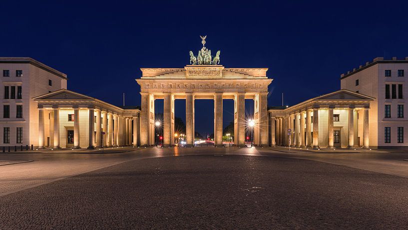 Sunrise at the Brandenburg Gate by Henk Meijer Photography