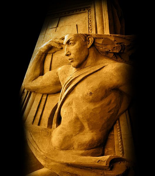 Brainless Thinker by Signature Sand Art