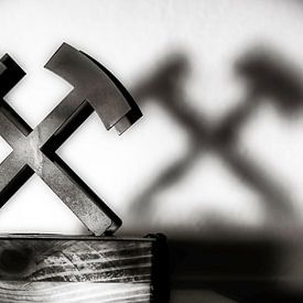 Hammer and mallet by Rüdiger Rohmann