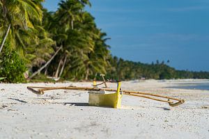 Bangka Boot am Strand auf der Insel Siquijor in Philippinen.