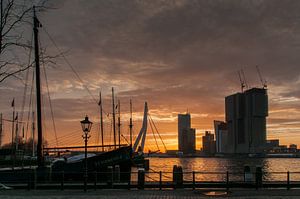Hafen von Rotterdam in frühe Sonne von Erik van 't Hof