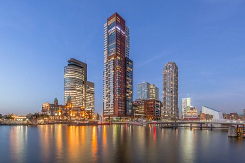 Rotterdam tijdens zonsondergang