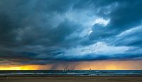 Wolkbreuk tijdens zonsondergang