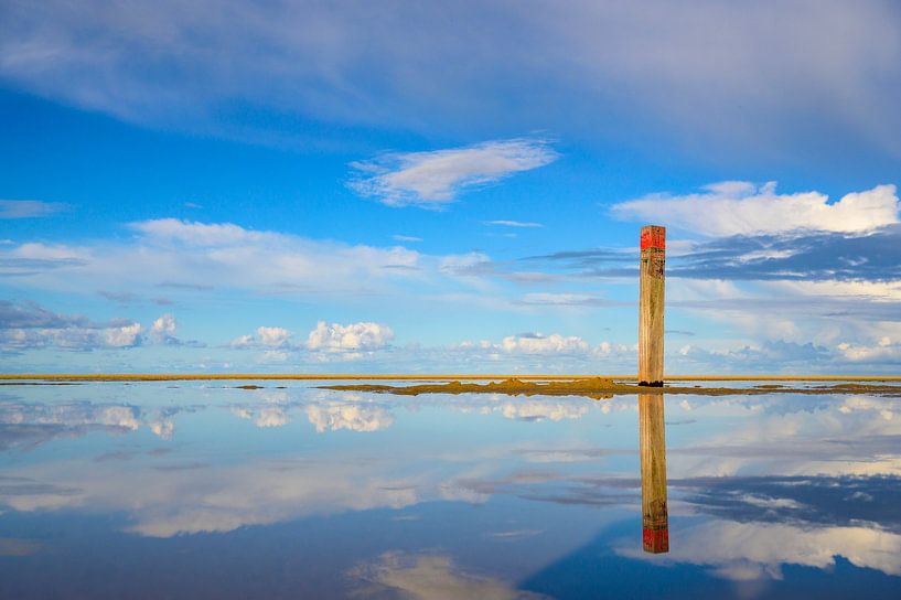 Strandpfahl auf der Insel Texel am Nordseestrand von Sjoerd van der Wal Fotografie