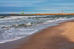 Mole an der Küste der Ostsee in Warnemünde