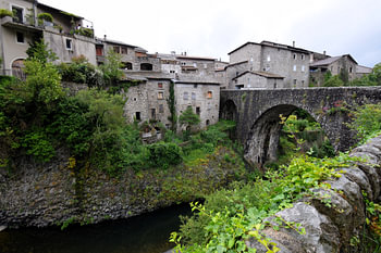 Dorp Jaujac in de Ardeche, Massif Central, Frankrijk