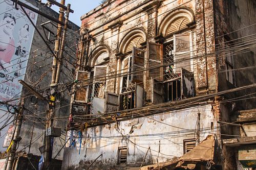 Vervallen pand in Old Dhaka, Bangladesh