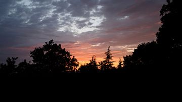 Zonsondergang in Frankrijk van Peter Bartelings