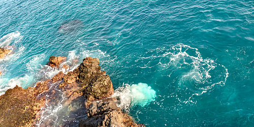 Teneriffa und das azurblaue Wasser. von Alie Ekkelenkamp