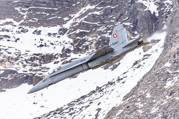 Boeing F/A-18 Hornet Solo Display Schweizer Luftwaffe. von Jaap van den Berg