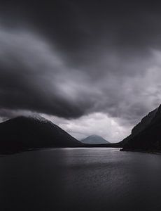 Düstere Berglandschaft am Sylvensteinsee, Isarwinkel