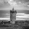 Le château de Doonagore en noir et blanc sur Henk Meijer Photography