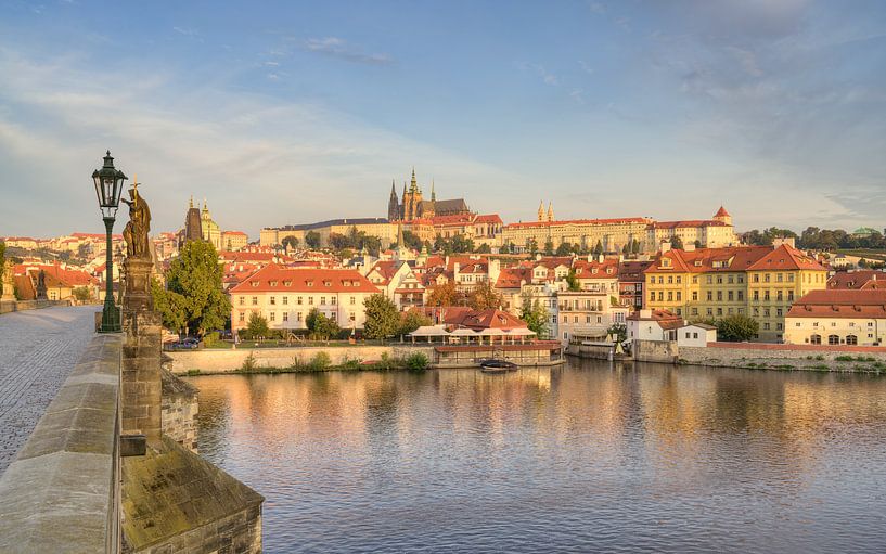 Château de Prague dans la lumière du matin par Michael Valjak