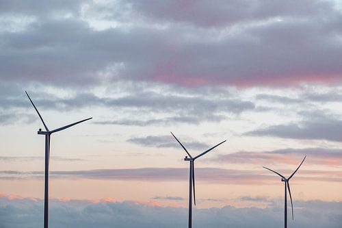 Windkraftanlagen im Windpark bei Sonnenuntergang von Sjoerd van der Wal Fotografie