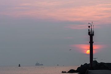 Un phare au bord de la mer sur Paul Veen