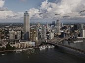 Rotterdam - City View - Skyline - Zwaar bewolkt - Marja Suur (3) van Marja Suur thumbnail