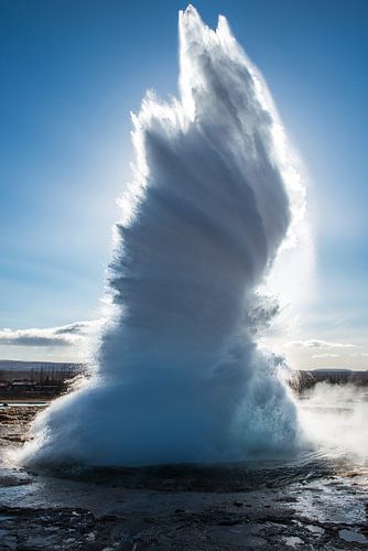 Eruptie van de beroemde geiser,  Strokkur