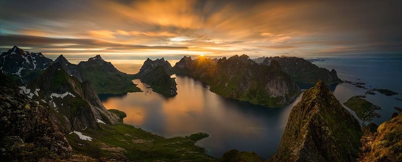 Berge auf der Moskenesoya-Insel, Lofoten von Wojciech Kruczynski