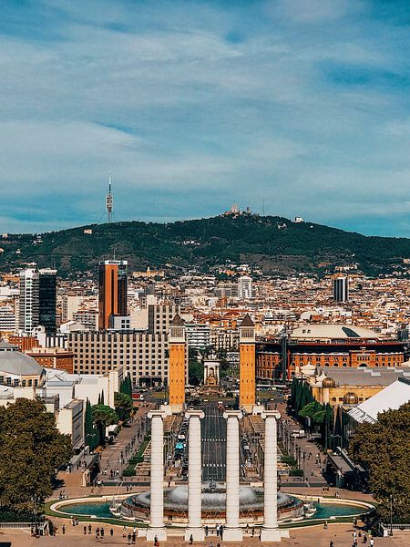 Barcelona by Hello Pompoyo