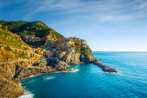 Blick auf das Dorf Manarola, Cinque Terre, Ligurien, Italien