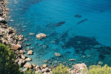 Cliffs and waves: The spectacular coast of Ibiza 6 // Ibiza // Nature and travel photography
