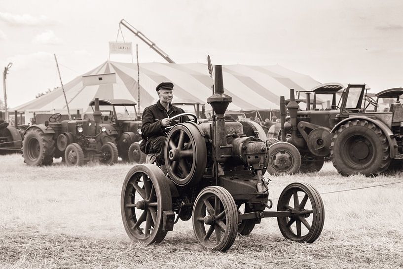 Classic Lanz Bulldog Tractor by Jimmy Verwimp Photography