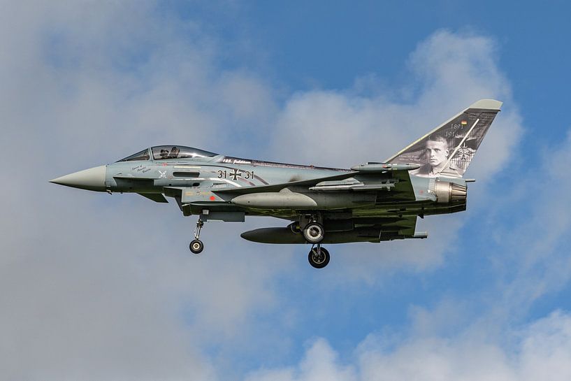 Atterrissage d'un Eurofighter Typhoon allemand avec une livrée spéciale. par Jaap van den Berg