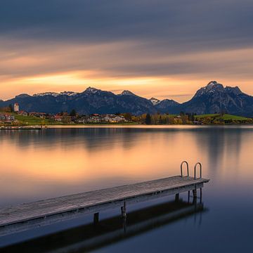 Sonnenaufgang am Hopfensee, Bayern, Deutschland von Henk Meijer Photography