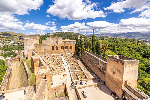 Plaza de Armas van de Alcazaba vanaf de toren