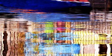 l'eau se colore en bleu sur Yvonne Blokland