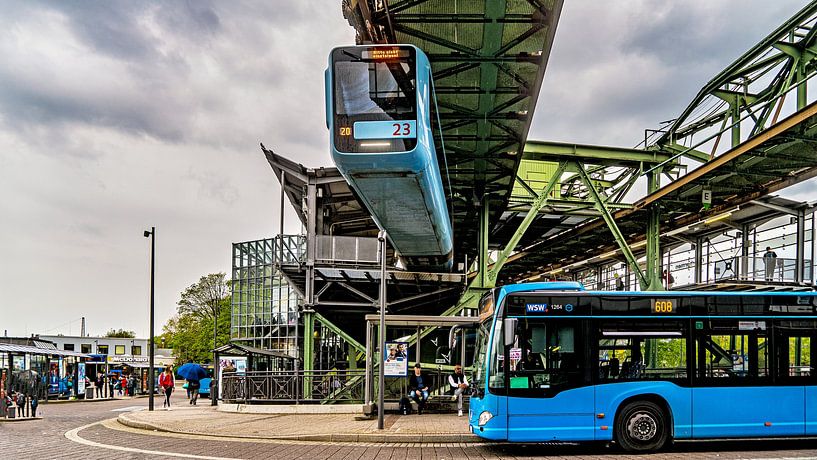 Wuppertaler Schwebebahn 4 van Johnny Flash