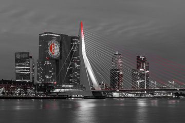 Feyenoord Projektion auf 'De Rotterdam' Schwarz und weiß von Midi010 Fotografie