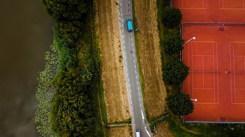 Court de tennis. par PEEQ.
