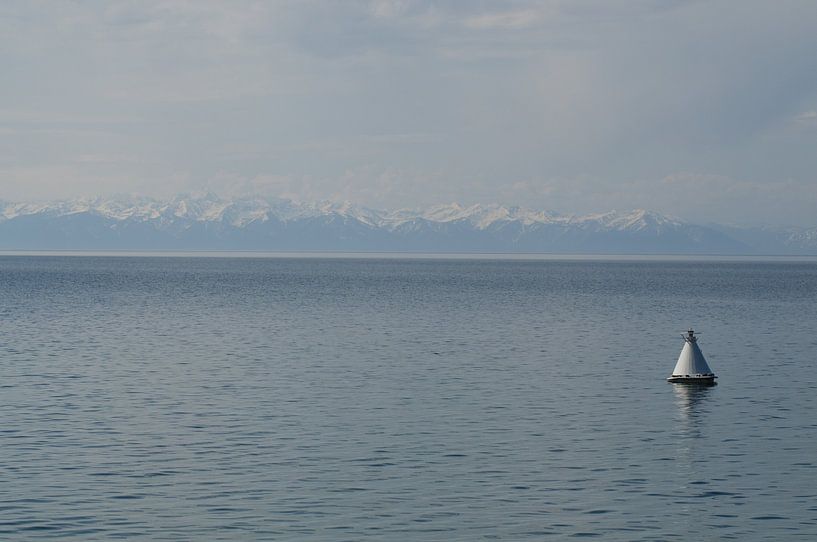 lake baikel met boei von Robert Lotman