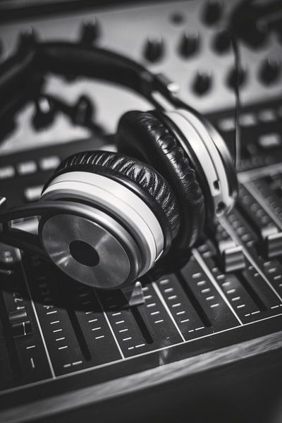 Schwarz-Weiß-Fotostudio-Headset von Imperial Art House